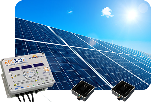 Clean-Panel-with-RDE300i-and-RC22-resized Clean solar panel that can be used to measure total effective irradiance with RDE300i and RC22